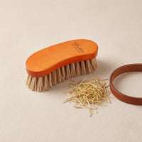 Horse Grooming Brush Stiff Bristles Long-Strand Horse Brush Wood-Look