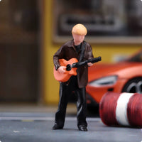 1/64 Scale Guitarist Figurine Craft Model Hand-Painted Guitarist Miniature Fragile 1/64 Scale Figurine