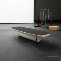 Anti-Slip Surface Roller Balance Board Long-Lasting Multi-Layer Wood Wobble Board with Roller Stable Load Bearing for Surfers, Snowboarders