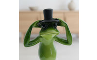 Resin Frog Figurine Nordic Design Dressed Frog Statue House Decoration Distinctive Gift Detailed Workmanship for Collectors
