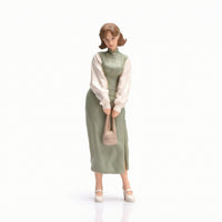1/18 Miniature Figurine with Handbag Detailed Painted Miniature Person Authentic-Looking Figure with Handbag for Diorama Builders, Collectors