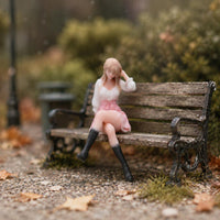 1/64 Scale Figurine 3D Printed Hand-Painted Resin Miniature Figure True-to-Life Pose Model Person for Diorama