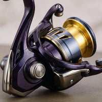 High-Strength Rotating Fishing Reel Shiny Fishing Reel with Metal Spool Interchangeable Smooth for Anglers, Casting