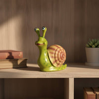 Resin Snail Figurine Wood-Grain Style Snail Figurine Collectible Compact for Gardeners, Garden, Patio