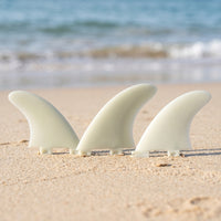 3 Pieces Swept Surfboard Fins with Two-Tab Base Curved Surfboard Thruster Fins Streamlined Thruster Fin Set Long-Lasting for Paddleboards