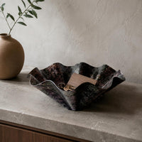 Wrinkled Surface Irregular Decorative Bowl Multi-Purpose Wavy Fruit Bowl Stylish Accent Piece Metal Tray Easy to Clean for Guest House, Hotel, Living Room