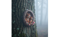 Squirrels in Tree Hollow Statue Weather-Resistant Squirrel Tree Peeker Hand-Painted Garden Sculpture for Yard, Patio, Balcony