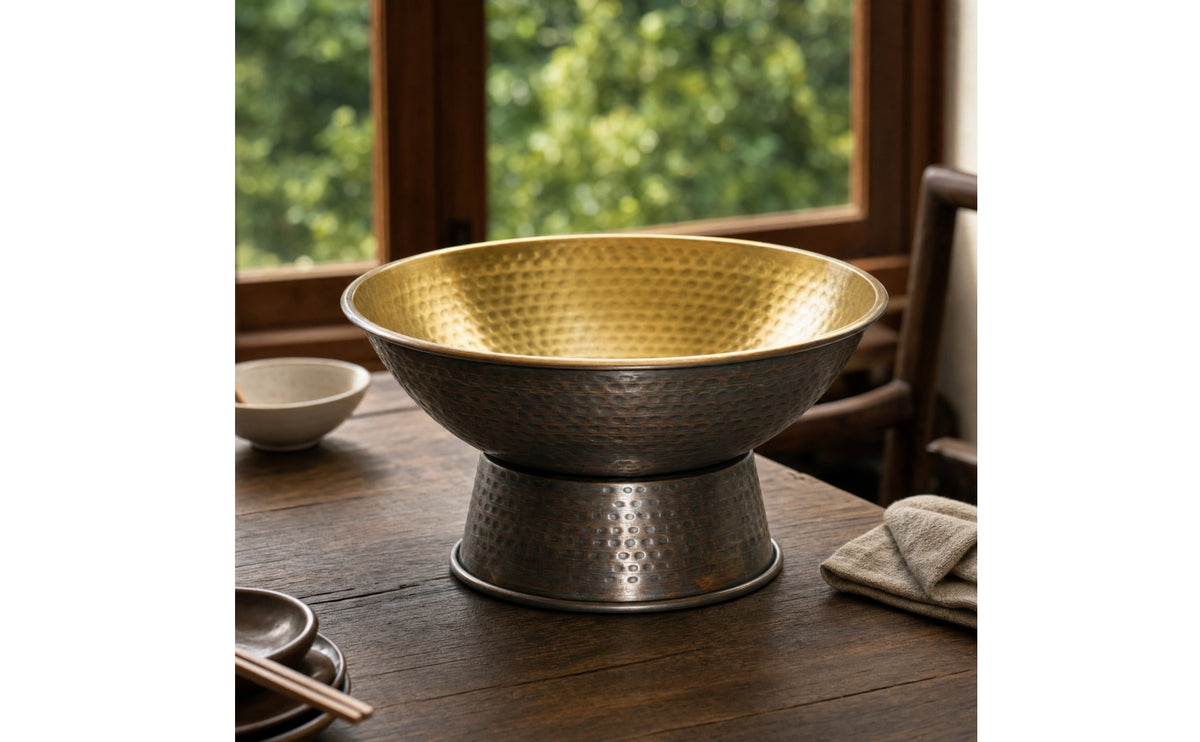 Pedestal Bowl Hammered Footed Bowl Brass-Colored for Restaurants, Dinner Parties, Centerpiece