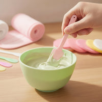 Washable Facial Fan Brush
