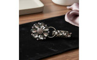 Floral Design Rhinestone Flower Clasp Elegant Vintage Design Collar Clip