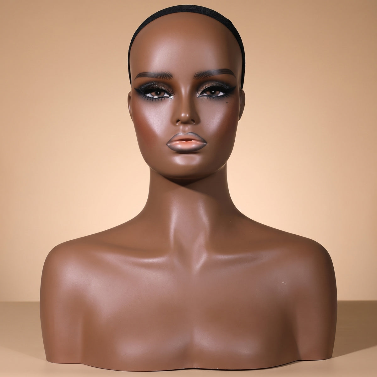Mannequin Head with Shoulders Shoulder-up Display Head with Shoulders Minimalist Hairpiece Display Stand for Salons, Photo Shoots