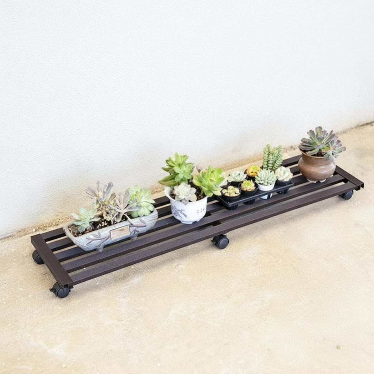 Rustwithstandant Tiered Plant Stand with casters Multi-Tier Design Rolling Tiered Plant Holder Space-Saving Flower Rack Weather withstandant for Gardeners, Homeowners, Home Decorators, Outdoor, Balcony, Patio, Living Room