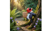Decorative Sleeping Raccoon Statue Outdoor Resin Animal Ornament Realistic Hanging Garden Ornament Weather-Resistant for Courtyard, Landscape Display