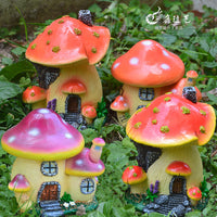 Miniature Mushroom House Figurine for Terrariums and Bonsai Decor