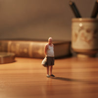 1/64 Scale Miniature Figure with Grocery Bag Painted Miniature Shopper Figure 3D Printed Realistic for Hobbyists, Collectors, Model Street Scenes, Dioramas, Tabletop Layouts