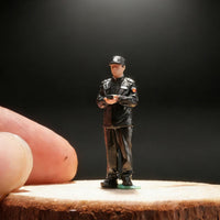 Security Guard Figurine High Detail Male Guard Miniature Figurine Realistic appearance/64 Scale Resin Figure for Collectors, Display, Diorama, Collection