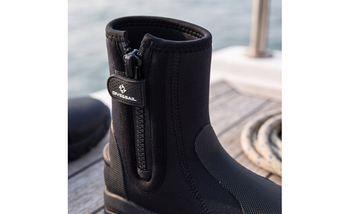 Zippered Diving Shoes with Zipper Shielding Neoprene Booties with Hard Sole Abrasion-Resistant Diving Booties Flexible for Divers, Snorkelers, Surfers, Snorkeling, Surfing, Beach Walking