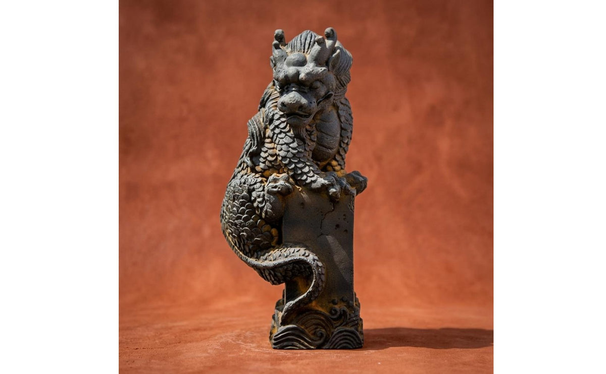 Tabletop Decorative Figurine Carved Fortune Creature Statue Textured Surface Dragon Statue for Tea Table