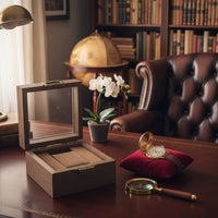 Vintage Watch Display Box Particle-Resistant Wooden Watch Box Cushioned Wristwatch Holder Elegant Design Soft Interior Lining