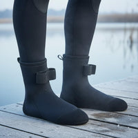 Waterproof 5mm Neoprene Dive Socks Long-Lasting Construction Neoprene Diving Socks Comfortable Fit Anti-Slip Water Booties Glued and Blind Stitched for Divers, Snorkelers, Winter Swimmers
