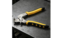Compact Automotive Clip Removal Pliers Portable Car Panel Clip Pliers Heavy Duty Door Trim Removal Tool Damage-Undamaged for Mechanics