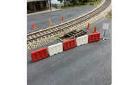 5 Pieces Plastic Model Railroad Barriers Versatile Model Road Barrier Detailed HO Scale Barrier True-to-Life for Hobbyists