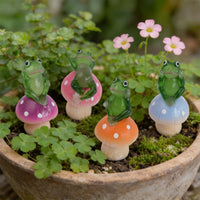 4 Pieces Fungus Stake with Frog Fluorescent Frog Garden Stake Fungus Ornament Whimsical Unique for Gardeners, Fairy Gardens