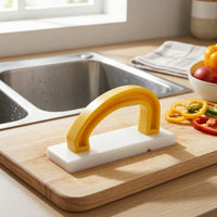 Easy to Clean Chopping Board Scraper Secure Grip Cutting Board Scraper Compact Kitchen Tool User-Friendly