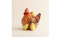 Hen Figurine with Chicks Outdoor Hen Figurine Chicken Garden Statue Compact Sculpture Lifelike for Gardeners, Patio, Flower Beds
