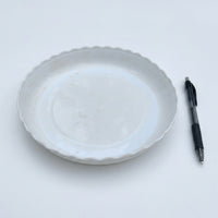 Plant Saucers with Rim, Resin Drip Tray for Garden Pots, Stackable Pot Saucer and Base for Floor Standing Outdoor Containers