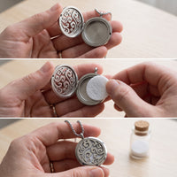 30mm Stainless Steel Hollow Aromatherapy Diffuser Locket Necklace for Essential Oils