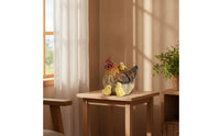 Freestanding Resin Chicken Figurine Weather-Resistant Chicken Statue with Base Resistant Hen Figurine Lifelike for Lawn, Patio
