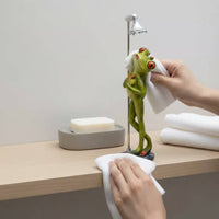 Showering Frog Figurine Novelty Item Bathing Frog Statue Home Decoration Great Gift Creature Sculpture Long-Lasting for Bathroom