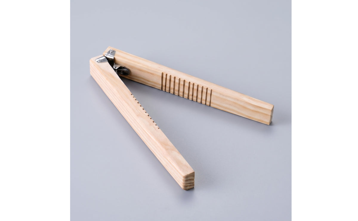Shelling Tool Handheld Peanut Sheller Lever-Style Wooden Nut Cracker for Snackers, Kitchen, Tabletop
