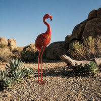 Flamingos Statue with Solar Light Weather-Resistant Metal Flamingos Garden Stake Rust-Resistant Lawn Ornament for Gardeners