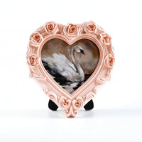 Ornate Heart-Shaped Picture Frame Rose-Relief Picture Frame with Easel Stand Vintage-Style Tabletop for Anniversary, Wedding