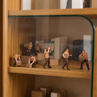 5 Pieces 1/64 Miniature Courier Figurines Authentic Delivery Figures with Boxes Tiny Courier Figure for Collectors, Model Scenes, Truck Displays