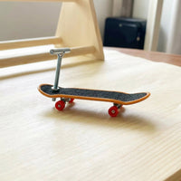 Parrot Intelligence Toy, Bird Training Skateboard for Parrot Enrichment and Play, Interactive Bird Accessory