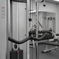 Curved Bar with Hanging Strap Non-Slip Curl Bar Attachment Long-Lasting Cable Machine Attachment with Carabiner Compact for Athletes