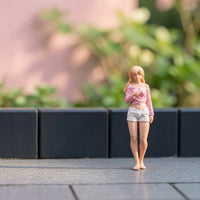 1/64 Miniature Figurine Realistic Miniature People Figurines Tiny Resin Figurine for Hobbyists, Model Enthusiasts, Dioramas, Desktop Display