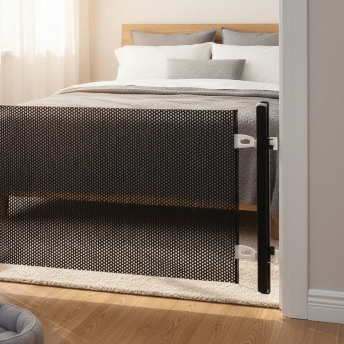 Retractable Pet Gate Adjustable Width Mesh Cat Barrier Space-Saving Retractable Gate for Doorways, Stairways