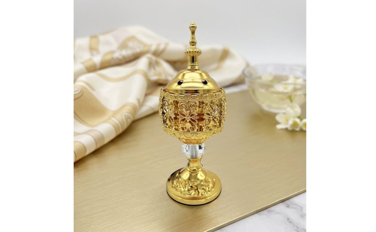 Metal Scent Holder Decorative Scent Holder with Lid Ornate Tabletop Censer for Prayer, Living Room