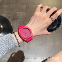 多巴胺手表女高级感简约时尚运动大表盘石英女表学生情侣表硅胶
