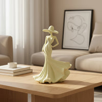 Woman Figurine Refined Female Figure Statue Decorative Figurine with Hat for Homeowners, Living Room, Entryway, Bookshelf