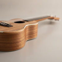 Acoustic Ukulele with Armrest Four-String Tenor Ukulele Warm Stringed Instrument Smooth for Beginners, Practice