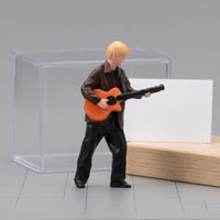 1/64 Scale Guitarist Figurine Craft Model Hand-Painted Guitarist Miniature Fragile 1/64 Scale Figurine