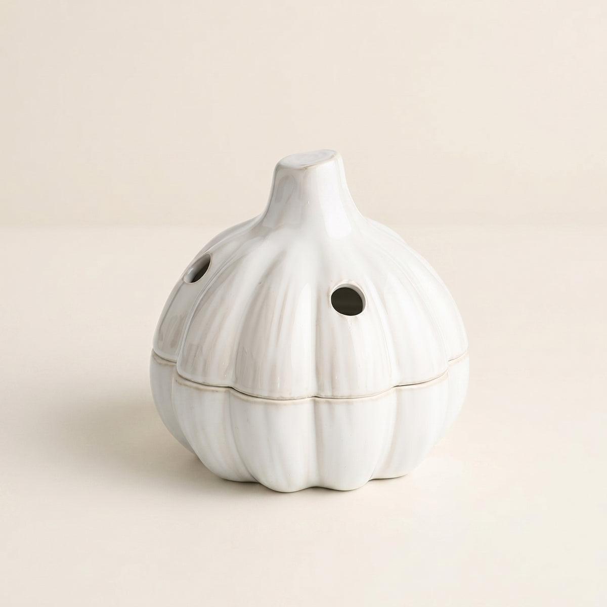 Ceramic Garlic Storage Jar Decorative Ventilated Garlic Jar Countertop Suitable
