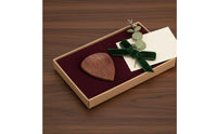 Long-Lasting Solid Wood Plectrum Case Portable Wooden Guitar Pick Box Vintage Design Handmade Pick Storage Box Closure for Guitarists, Musicians
