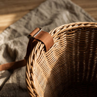 Hands-Unrestricted Rattan Style Basket with Shoulder Straps Handwoven Basket Backpack Rustic Lightweight for Florists, Dancers, Flower Picking, Picnics, Home Decor