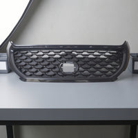 Front and Center Intake Grille Ventilated Mesh Grille with Oval Opening Automotive Part Shielding Wear Resistant